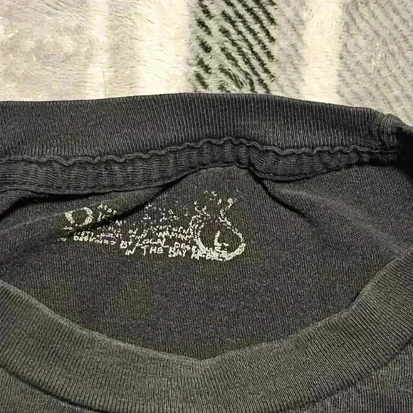 Large old navy collectable t - Picture 2 of 4